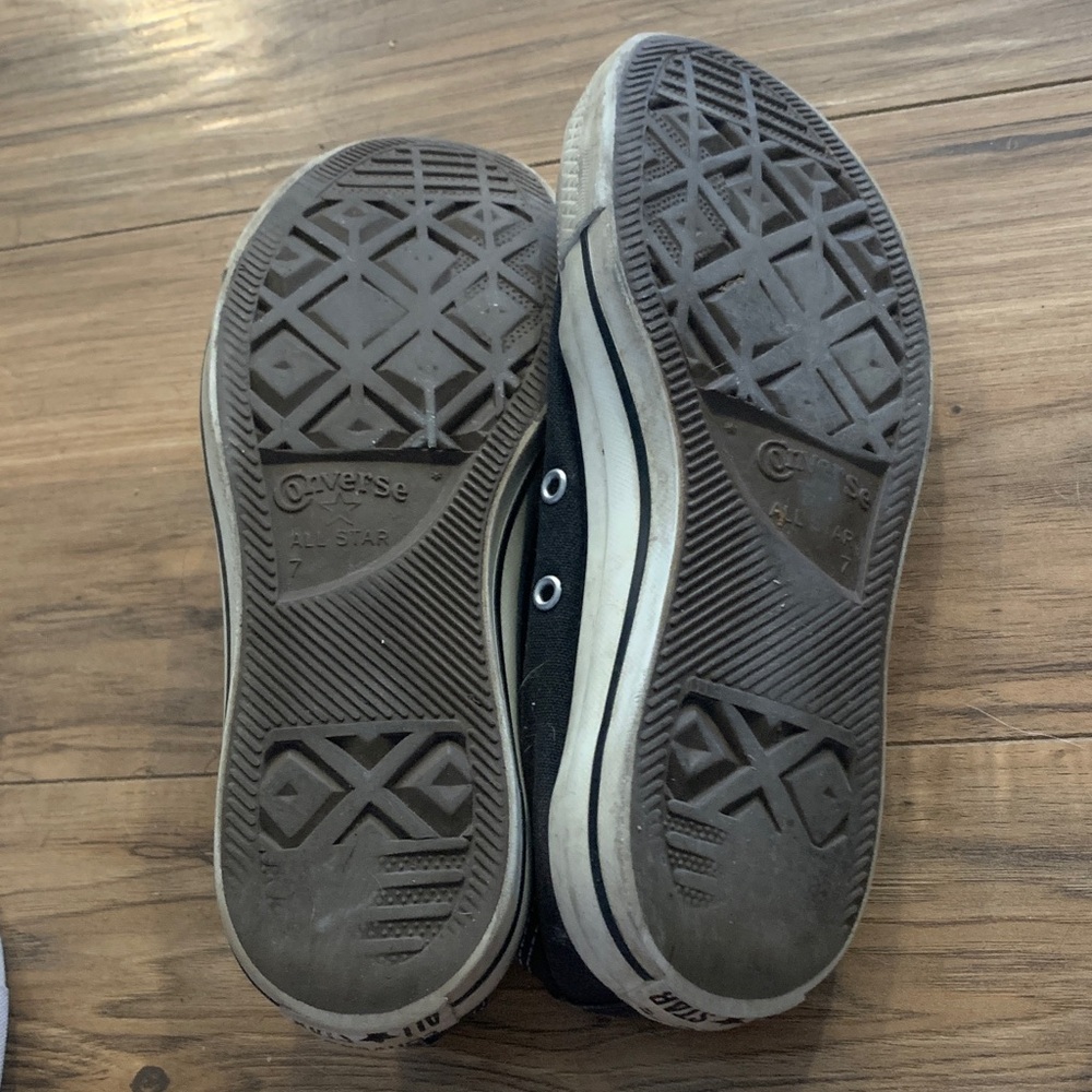 Converse Black Low-Top All Star Sneakers - Picture 2 of 3